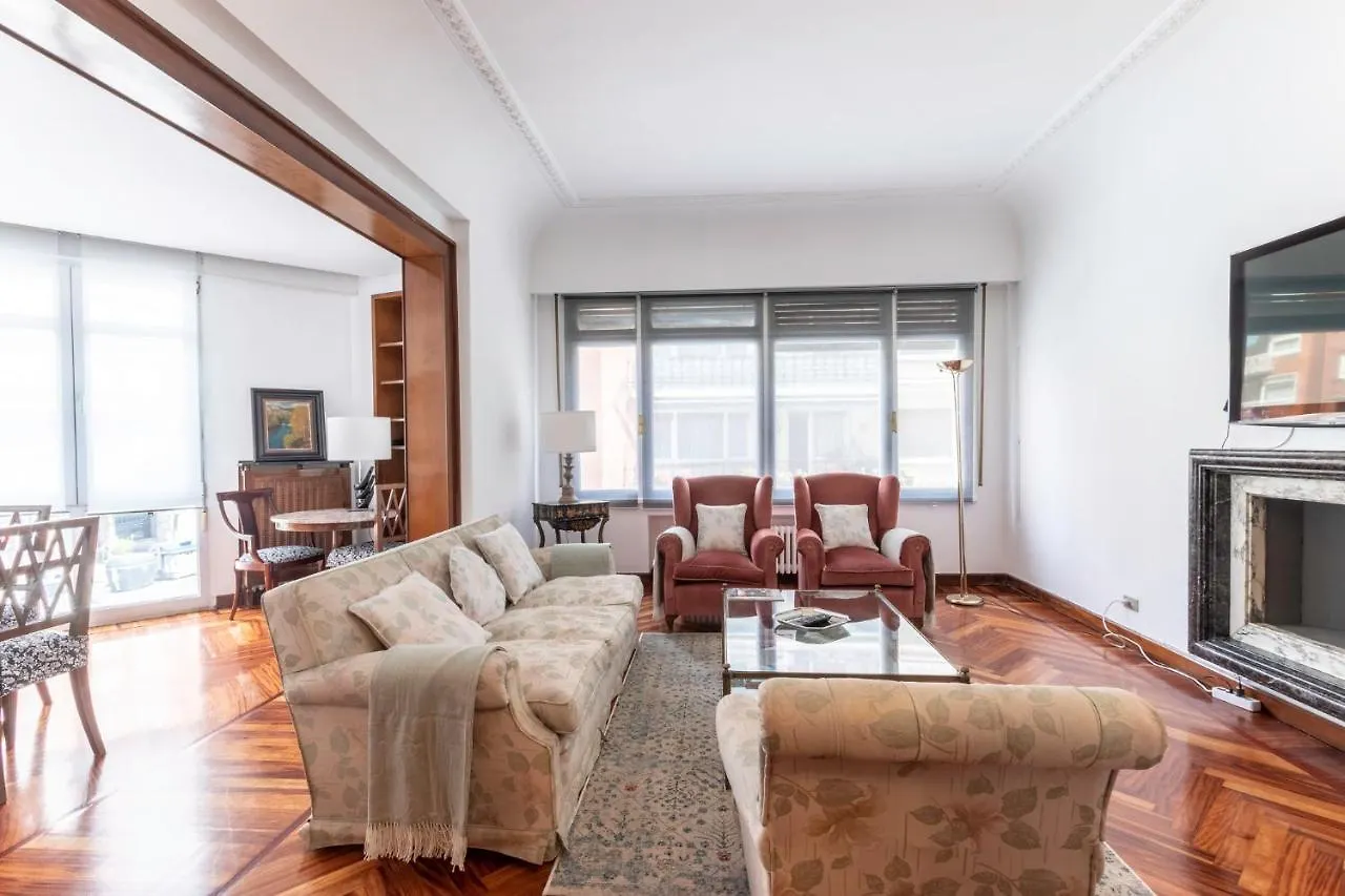 Elegancia Con Diseno Clasico Bilbao