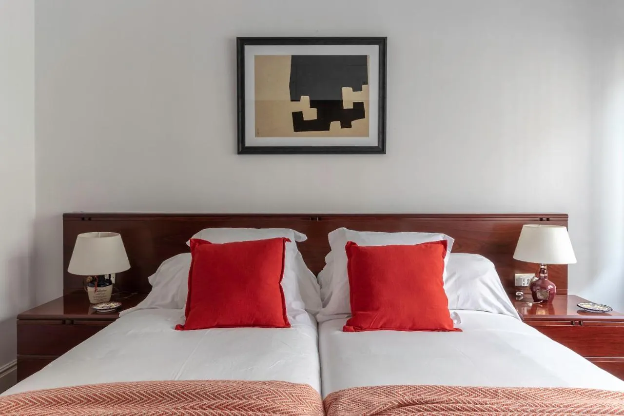 Elegancia Con Diseno Clasico Bilbao Spain