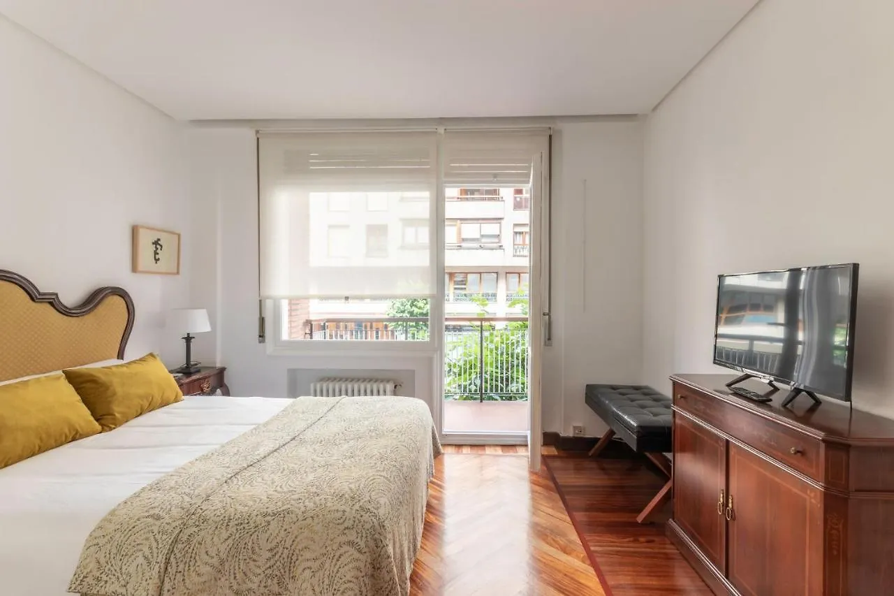 Elegancia Con Diseno Clasico Bilbao 0*,  Spain